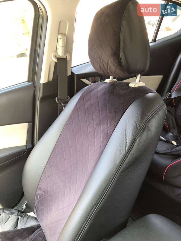 Седан Mazda 3 2014 в Днепре