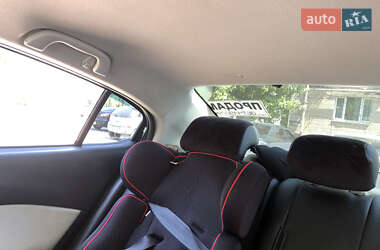 Седан Mazda 3 2014 в Днепре
