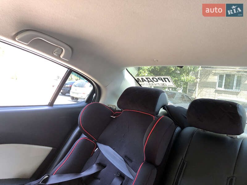 Седан Mazda 3 2014 в Днепре