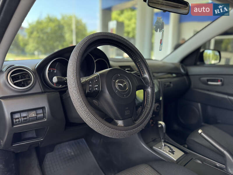 Седан Mazda 3 2005 в Николаеве