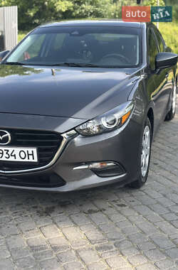 Седан Mazda 3 2017 в 