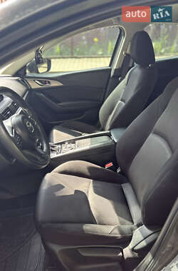 Седан Mazda 3 2017 в 