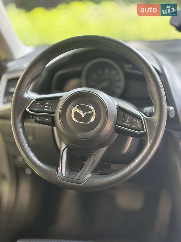 Седан Mazda 3 2017 в Львове