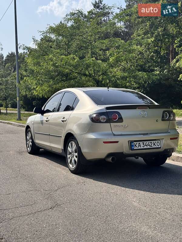 Седан Mazda 3 2006 в Киеве