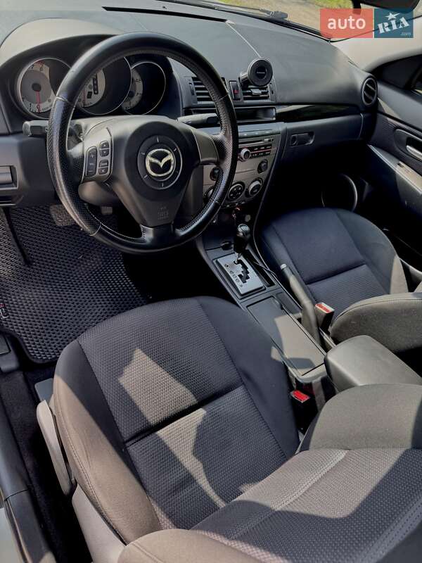 Седан Mazda 3 2006 в Киеве