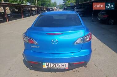 Седан Mazda 3 2010 в 