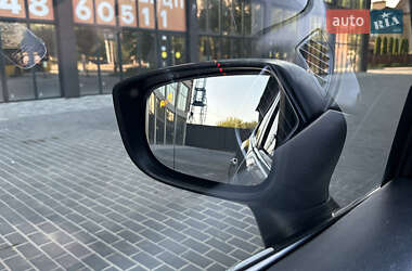 Хэтчбек Mazda 3 2014 в 