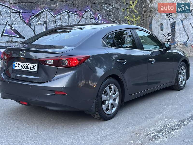 Седан Mazda 3 2015 в Днепре
