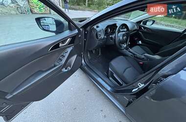 Седан Mazda 3 2015 в 