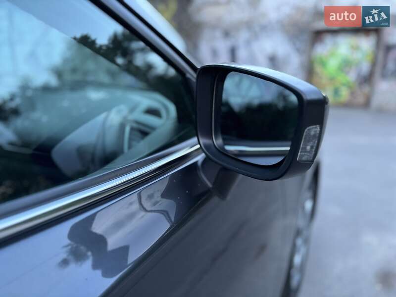 Седан Mazda 3 2015 в Днепре