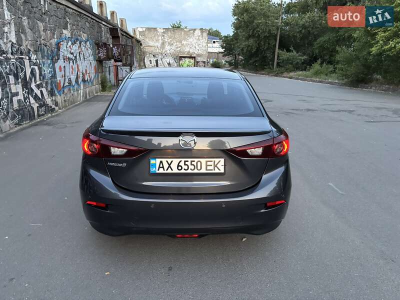 Седан Mazda 3 2015 в Днепре