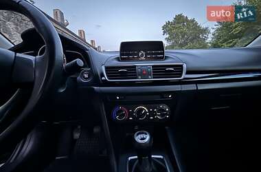 Седан Mazda 3 2015 в 