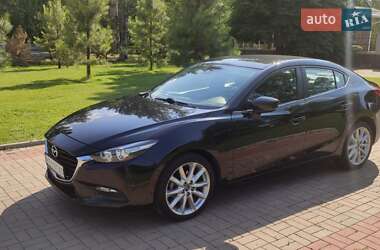 Седан Mazda 3 2016 в 