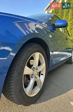 Хэтчбек Mazda 3 2003 в 