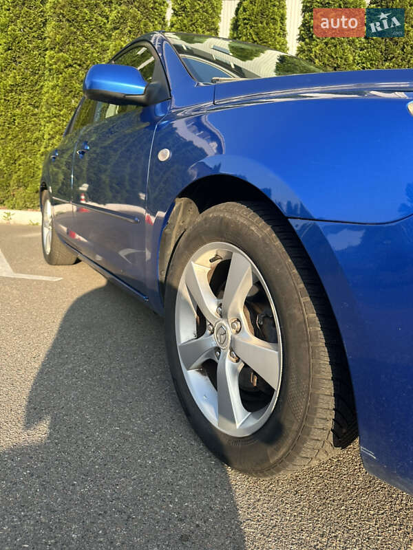Хэтчбек Mazda 3 2003 в Киеве