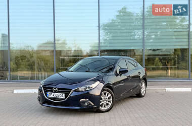 Седан Mazda 3 2015 в Запорожье