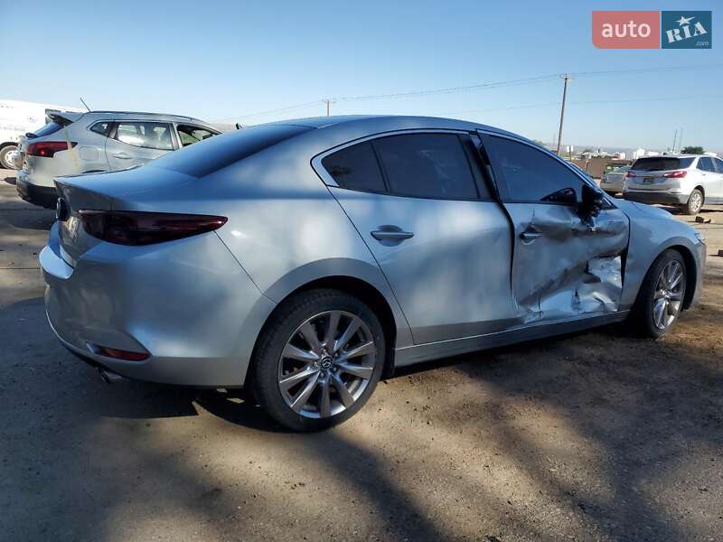 Седан Mazda 3 2019 в Львове