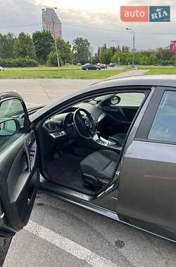 Седан Mazda 3 2010 в 