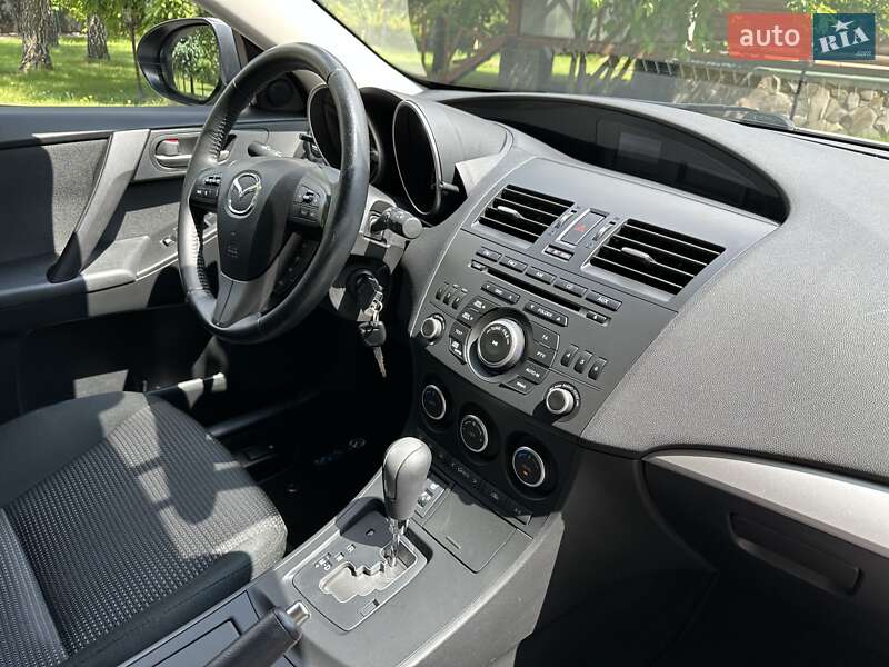 Хетчбек Mazda 3 2011 в Луцьку