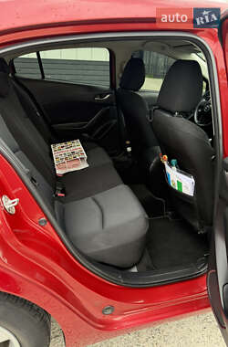 Седан Mazda 3 2016 в 