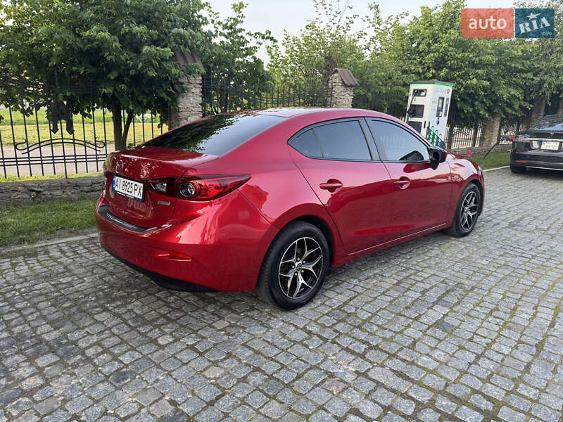 Седан Mazda 3 2015 в Ирпене