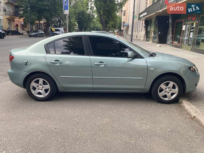 Седан Mazda 3 2004 в Одессе