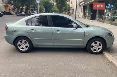 Седан Mazda 3 2004 в 