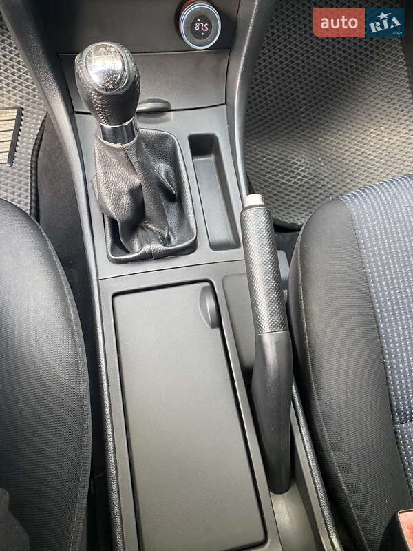 Седан Mazda 3 2004 в Одессе