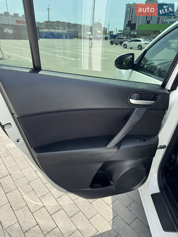 Седан Mazda 3 2011 в Одесі