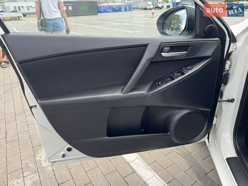 Седан Mazda 3 2011 в Одесі