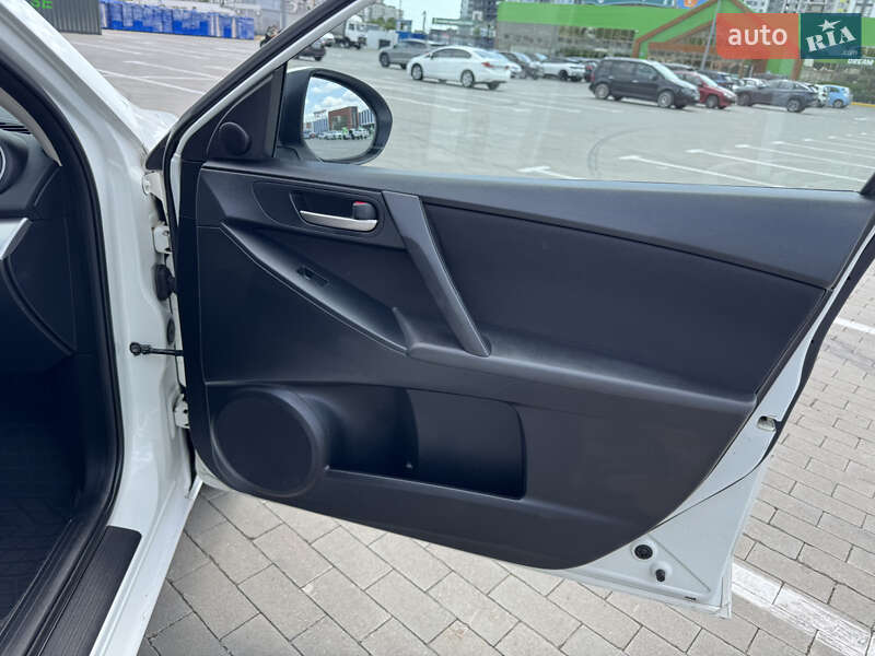 Седан Mazda 3 2011 в Одесі