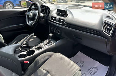 Седан Mazda 3 2013 в 