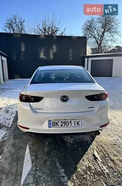 Седан Mazda 3 2023 в 
