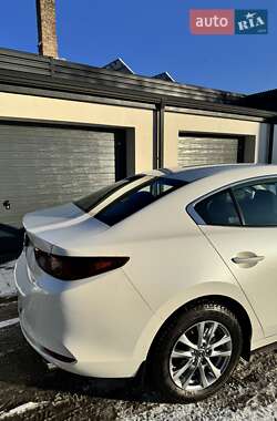 Седан Mazda 3 2023 в 