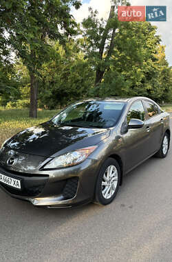 Седан Mazda 3 2013 в Кривом Роге