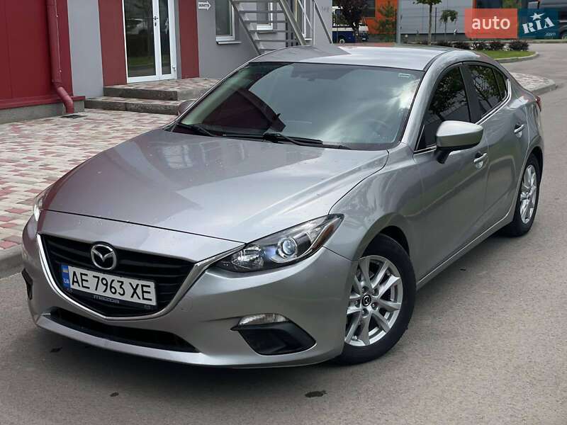 Седан Mazda 3 2016 в Днепре