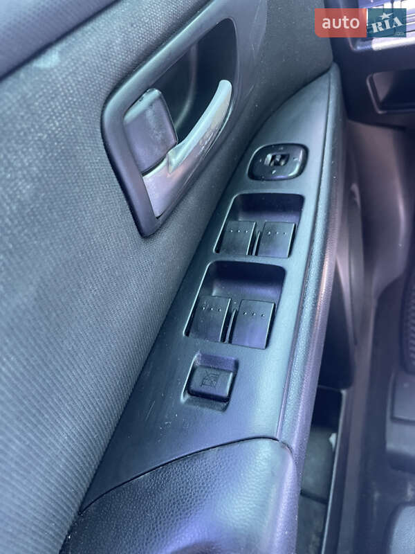 Седан Mazda 3 2004 в Одессе