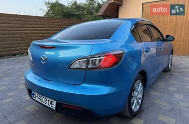 Седан Mazda 3 2011 в 
