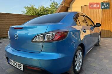 Седан Mazda 3 2011 в 