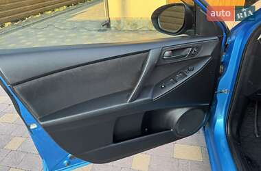 Седан Mazda 3 2011 в 