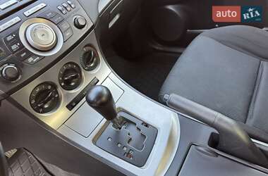 Седан Mazda 3 2011 в 