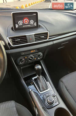Хэтчбек Mazda 3 2015 в 