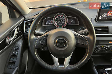 Хэтчбек Mazda 3 2015 в 