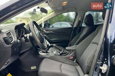 Седан Mazda 3 2015 в 