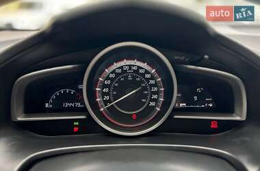 Седан Mazda 3 2015 в 