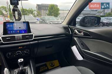 Седан Mazda 3 2015 в 