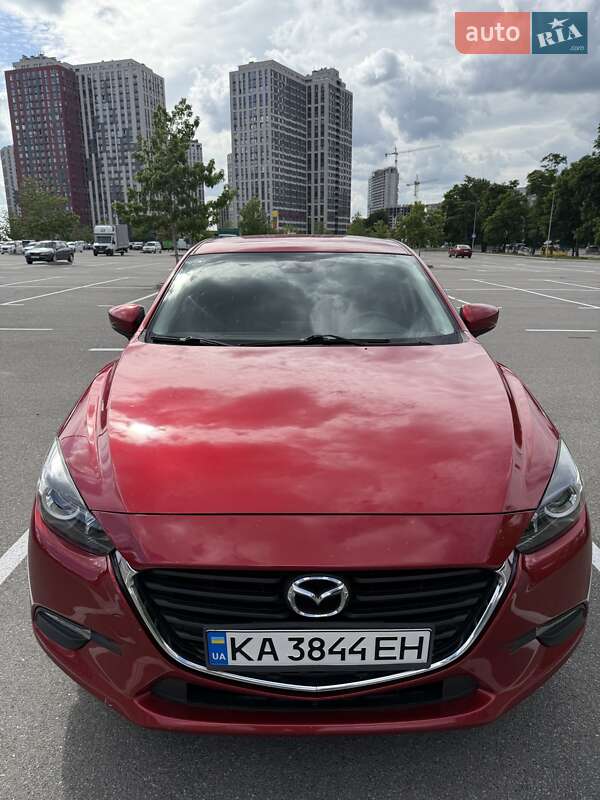 Седан Mazda 3 2018 в Киеве