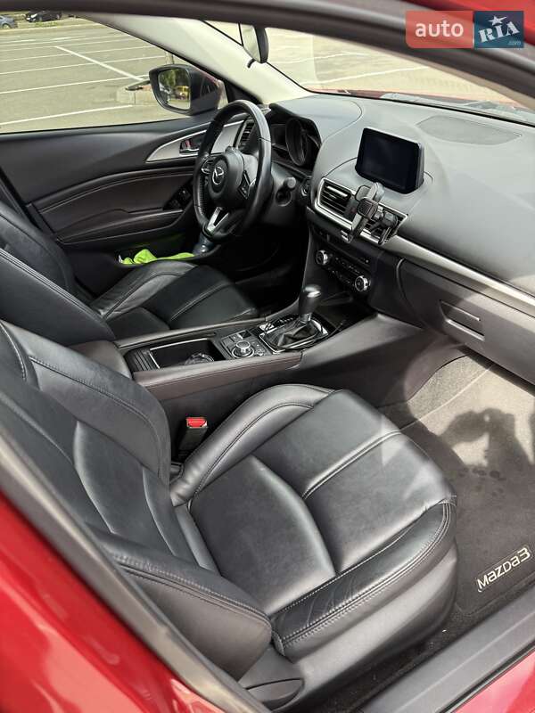 Седан Mazda 3 2018 в Киеве