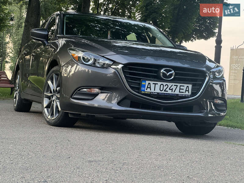 Седан Mazda 3 2017 в Киеве