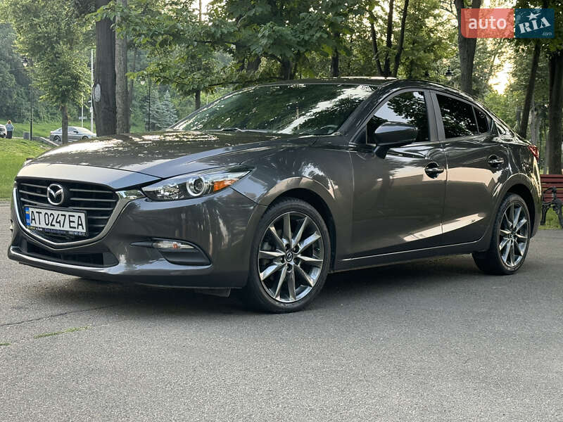 Седан Mazda 3 2017 в Киеве